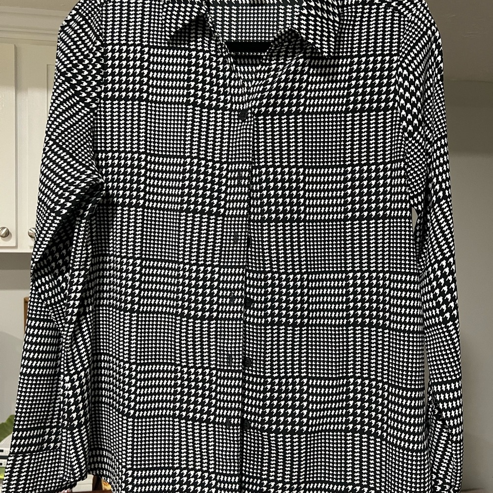 Stylish Appleseed ‘s Black and White Houndstooth Shirt